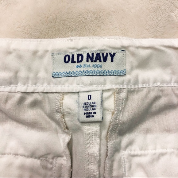 ✨Old Navy Relaxed Mid-Rise Shorts in Bright White - Picture 5 of 5